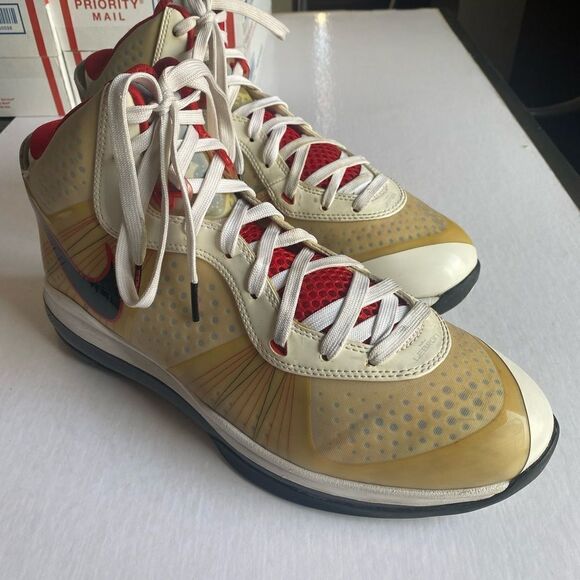 NIKE LEBRON JAMES 8 Size 11US - Picture 1 of 15